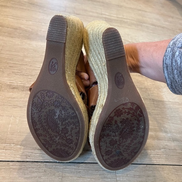 Updated! - Sofft Brown Wedges Sandals 7.5 Medium Leather Upper - Picture 8 of 15